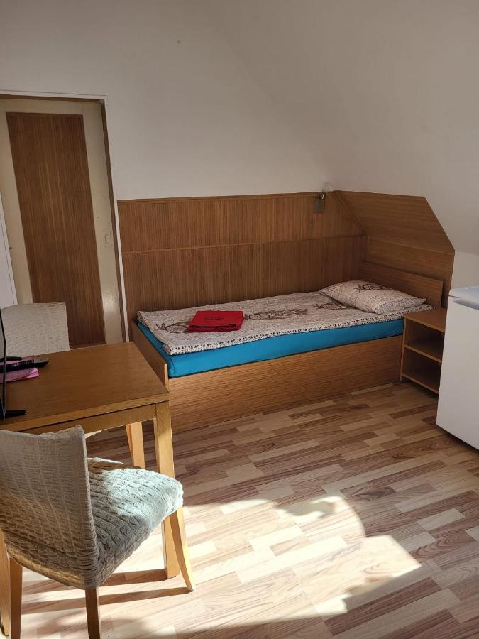 Pension Haus Baron 1 Neckarau MHG Extérieur photo