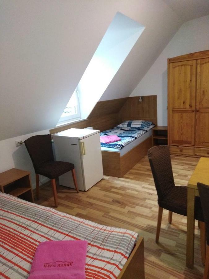 Pension Haus Baron 1 Neckarau MHG Extérieur photo