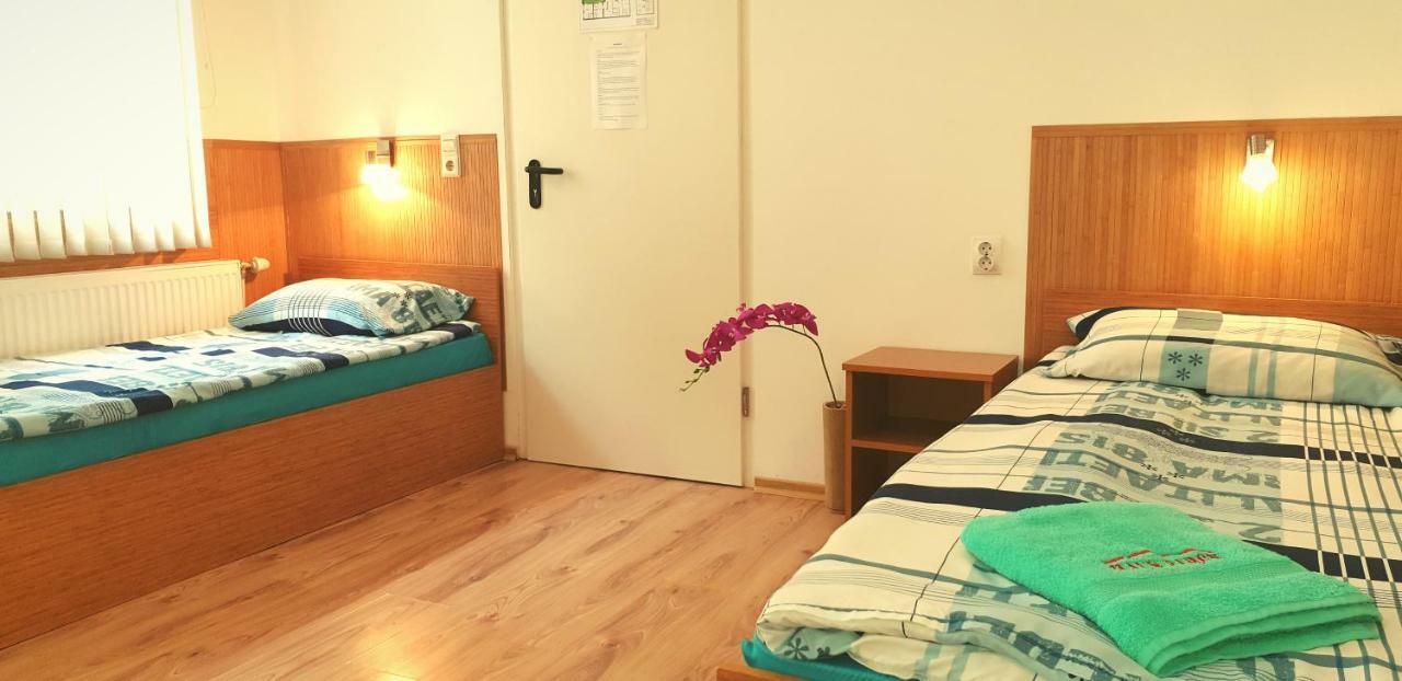 Pension Haus Baron 1 Neckarau MHG Extérieur photo