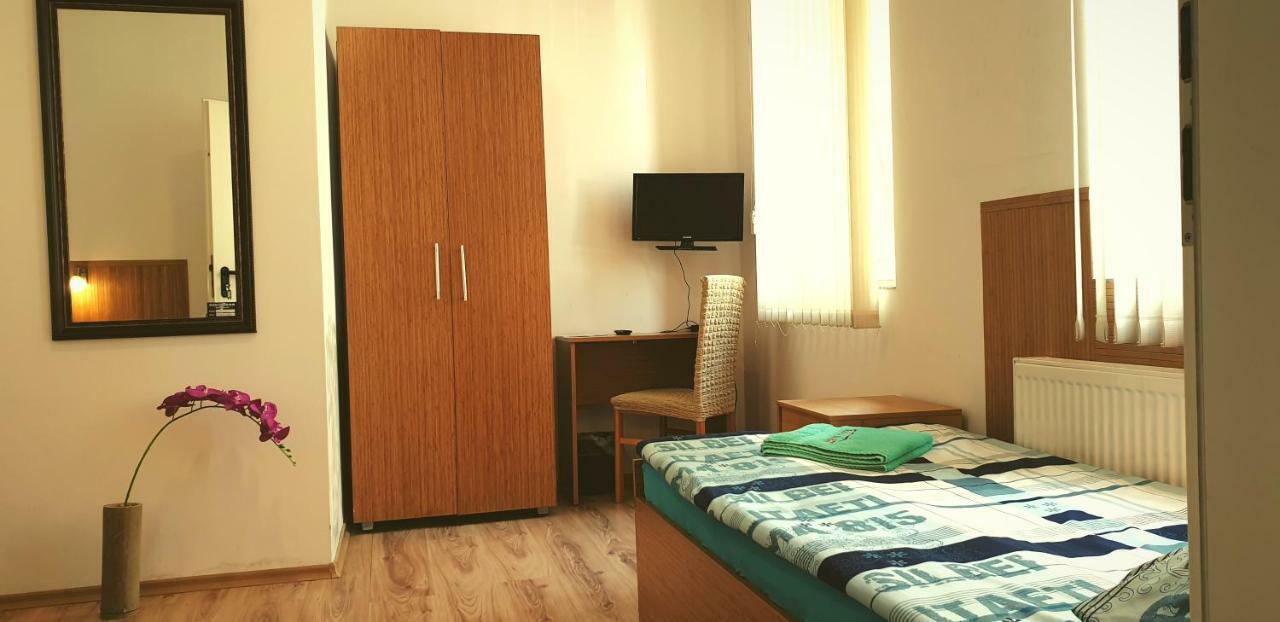 Pension Haus Baron 1 Neckarau MHG Extérieur photo
