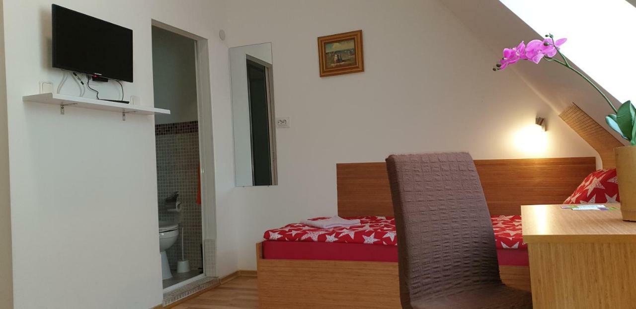 Pension Haus Baron 1 Neckarau MHG Extérieur photo
