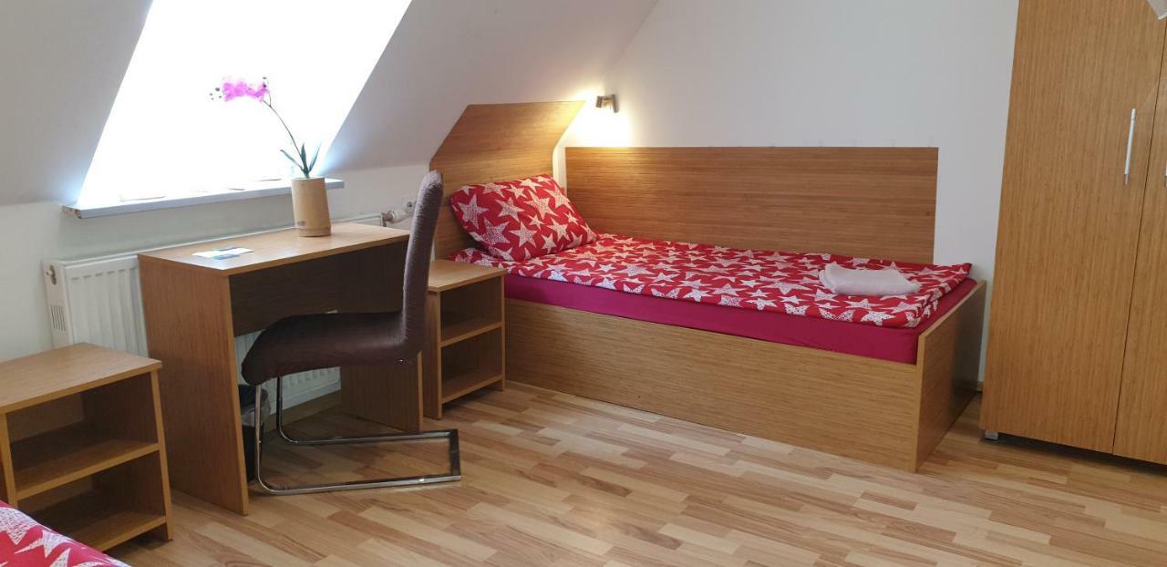 Pension Haus Baron 1 Neckarau MHG Extérieur photo