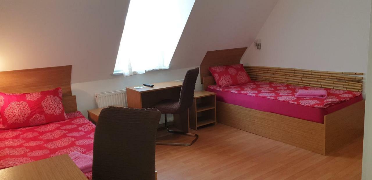 Pension Haus Baron 1 Neckarau MHG Extérieur photo